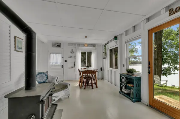 9861 103rd ST NW, Annandale, MN 55302