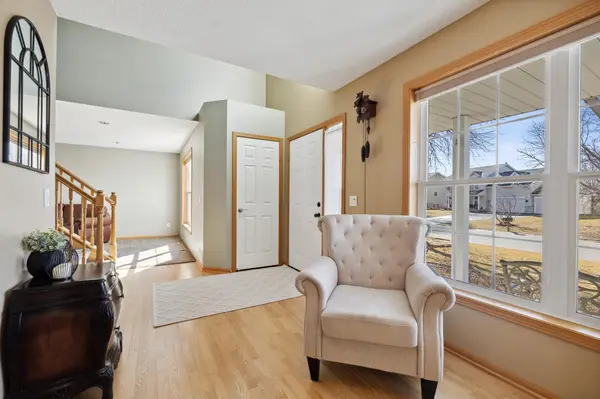 8118 Ashford RD, Woodbury, MN 55125