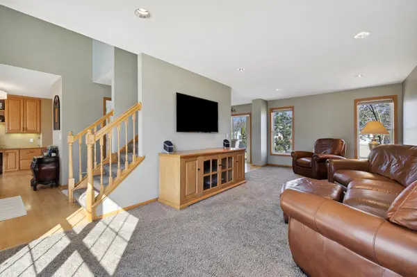 8118 Ashford RD, Woodbury, MN 55125