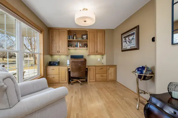 8118 Ashford RD, Woodbury, MN 55125