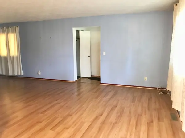 6122 72nd LN N, Brooklyn Park, MN 55429