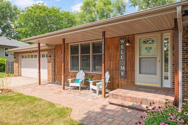 14408 Lower Guthrie CT, Apple Valley, MN 55124