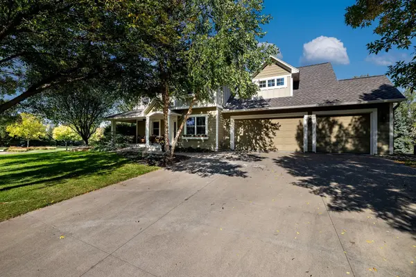 11352 Middleton TRL, Woodbury, MN 55129