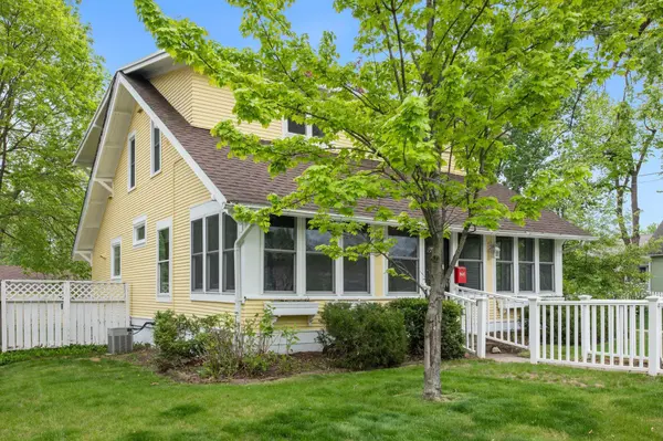 4996 Stewart AVE, White Bear Lake, MN 55110
