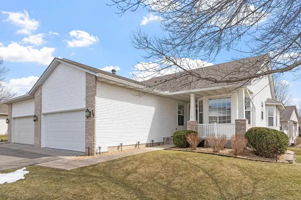 797 Woodduck DR, Woodbury, MN 55125