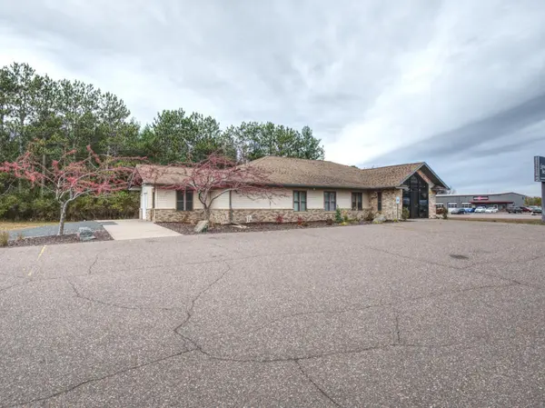 1446 116th ST, Lake Hallie, WI 54729
