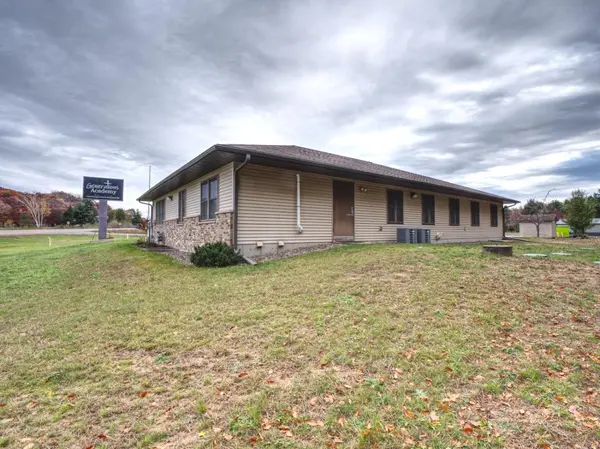 1446 116th ST, Lake Hallie, WI 54729