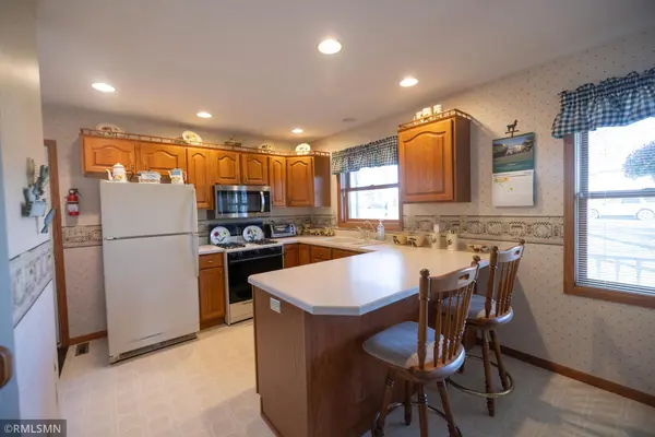 1422 7th ST N, Cannon Falls, MN 55009