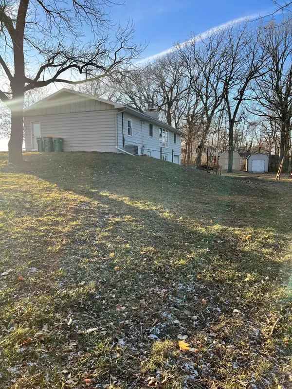 1817 S Shore DR, Albert Lea, MN 56007