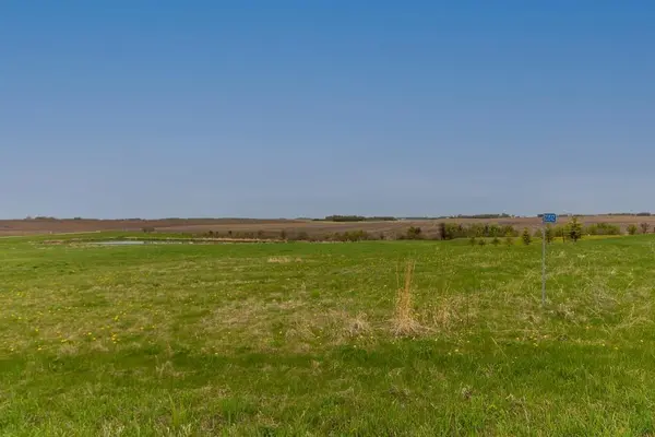 23512 Cardinal DR, Cordova Twp, MN 56017