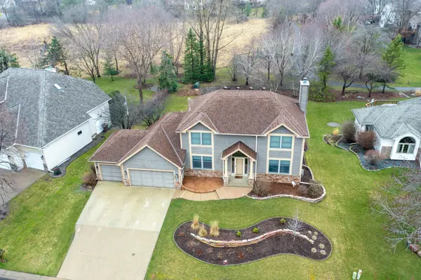 1175 Ashley LN, Mahtomedi, MN 55115