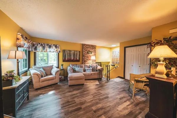 1054 Villa LN, Detroit Lakes, MN 56501