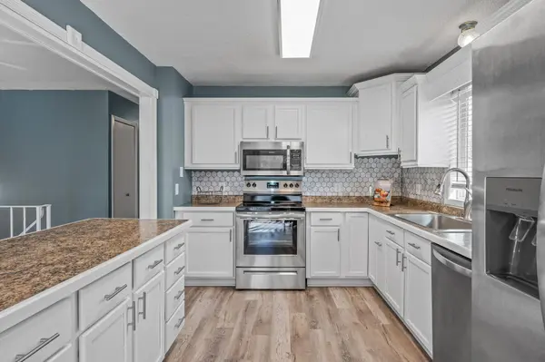 6847 Sandlewood RD Woodbury, MN 55125
