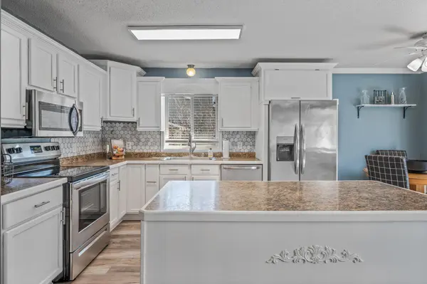 6847 Sandlewood RD Woodbury, MN 55125