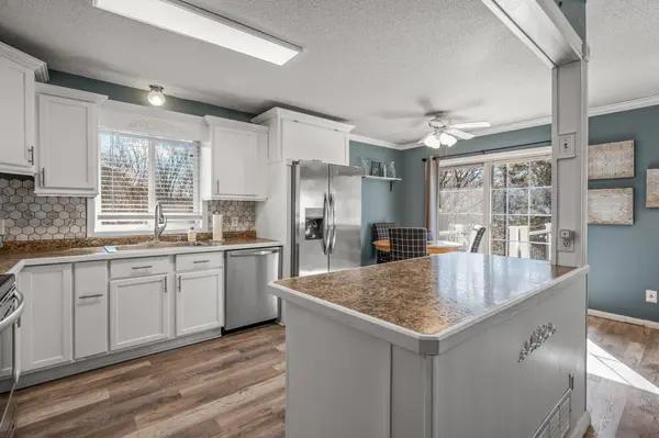6847 Sandlewood RD Woodbury, MN 55125
