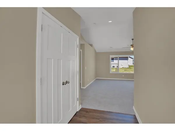 1377 Robert Creek Curve, Belle Plaine, MN 56011