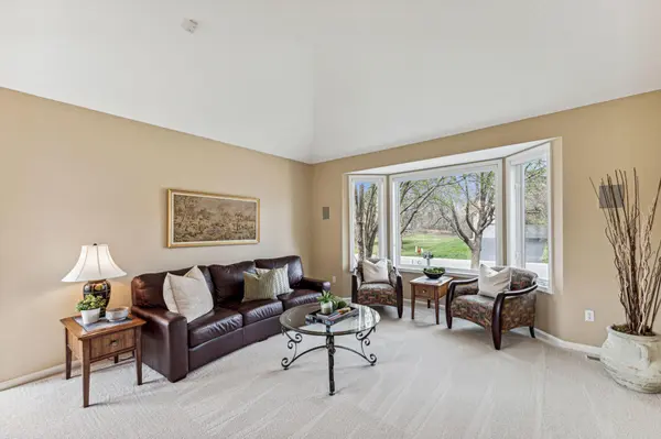 2165 Majestic WAY, Chanhassen, MN 55317