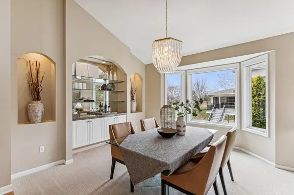 2165 Majestic WAY, Chanhassen, MN 55317