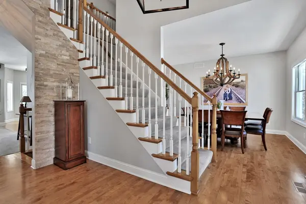 17218 Cedarcrest DR, Eden Prairie, MN 55347