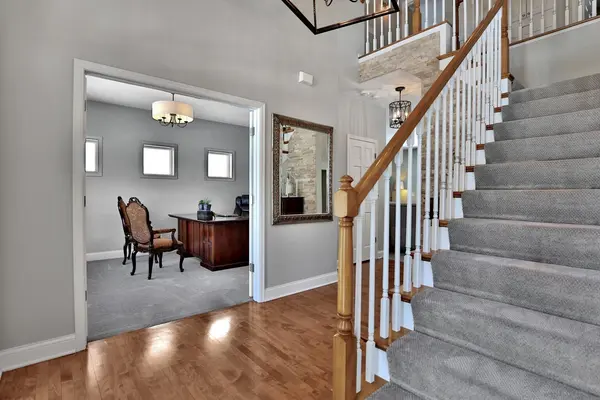 17218 Cedarcrest DR, Eden Prairie, MN 55347