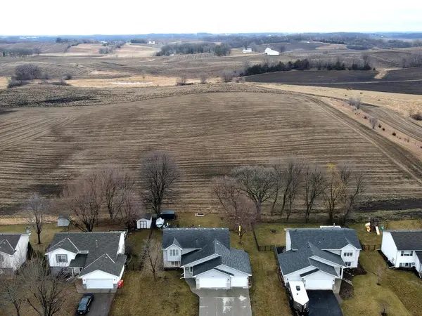 1041 Meadow ST, Cologne, MN 55322