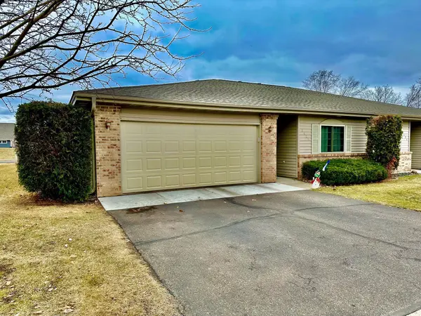1428 Wheat Grass, Hudson, WI 54016