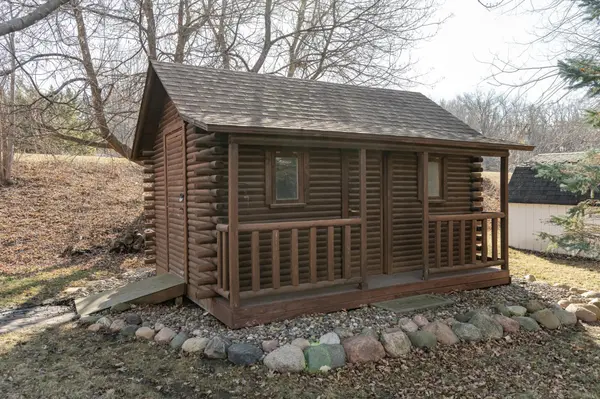 940 Pine CT NE, Pine Island, MN 55963