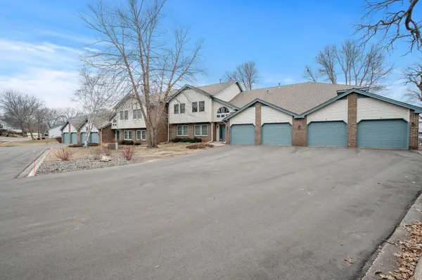 887 8th AVE SE #D, Forest Lake, MN 55025