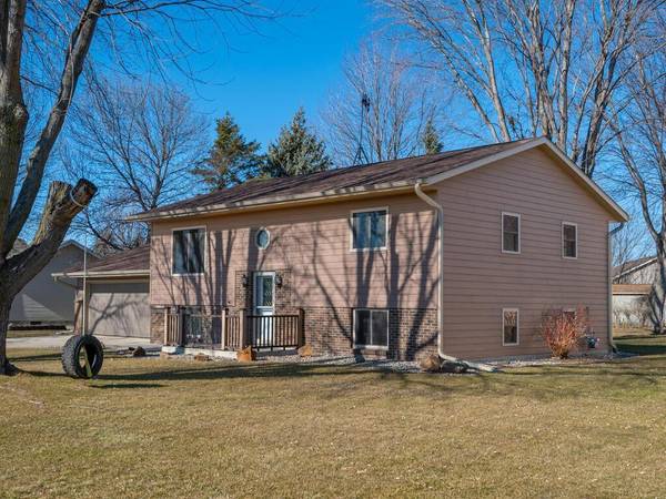 405 Circle LN, Arlington, MN 55307