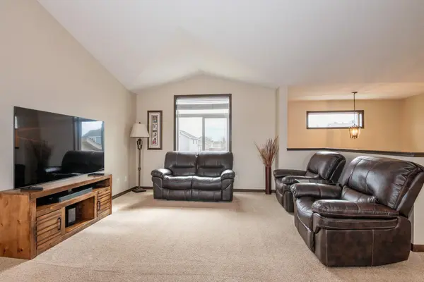 1002 Marion ST SE, Isanti, MN 55040
