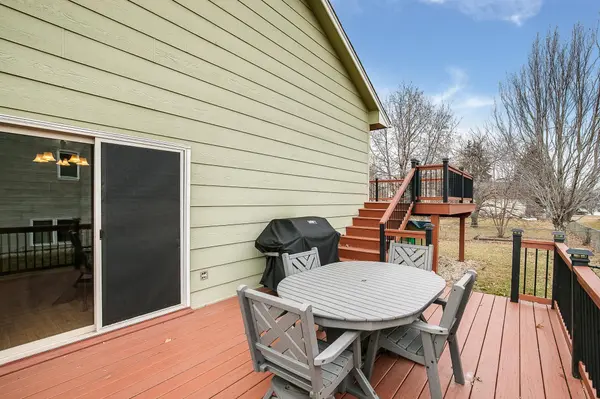 7135 Upper 157th ST W, Apple Valley, MN 55124