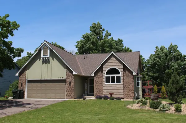 7135 Upper 157th ST W, Apple Valley, MN 55124