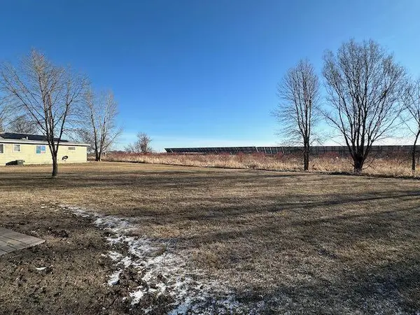 323 Sunrise LN N, Atwater, MN 56209