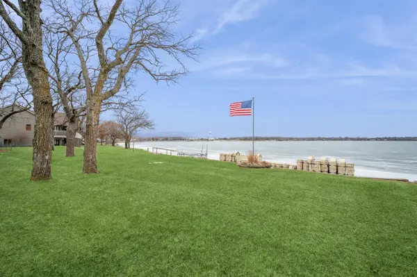 250 Shoreview Estate, Big Lake, MN 55309