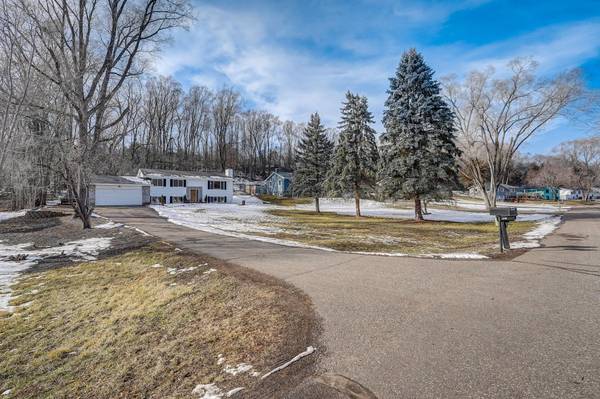 200 Quehl AVE N, Lakeland, MN 55043