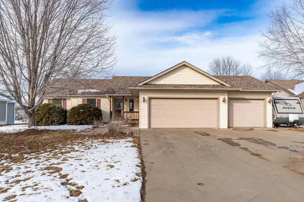 109 S Meadow LN, Roberts, WI 54023