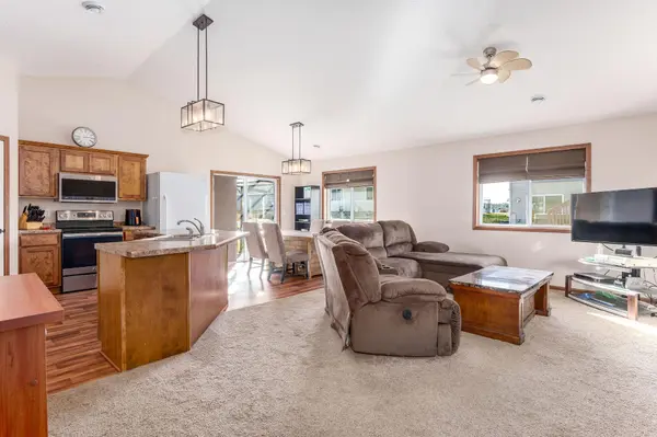 461 Charles LN, Somerset, WI 54025