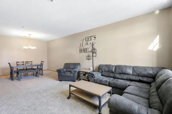 369 Frederick CIR #902, Hastings, MN 55033