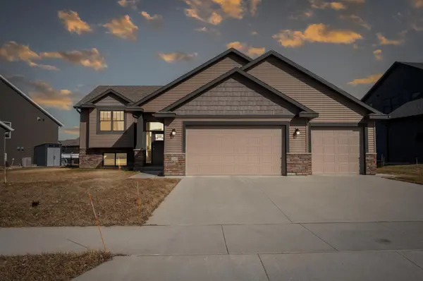 2349 Starburst DR SW, Rochester, MN 55902