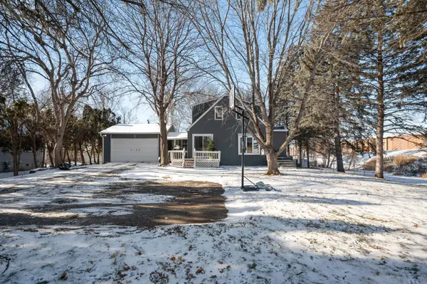3105 Edgerton ST, Little Canada, MN 55117
