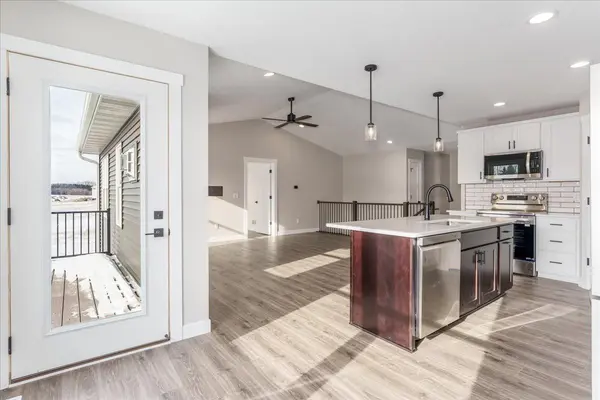 1676 Squirrel WAY, New Richmond, WI 54017