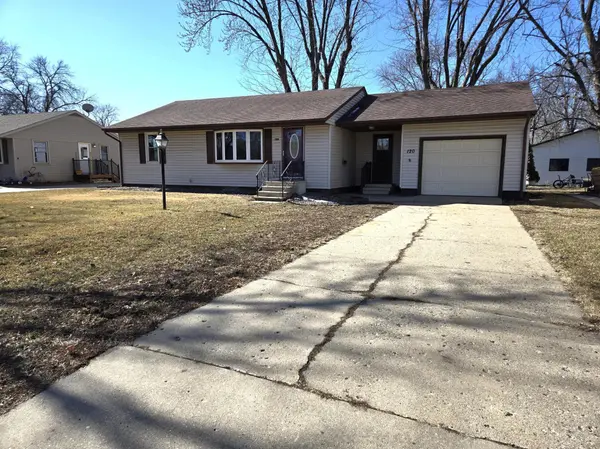 120 S Elm ST, Belle Plaine, MN 56011