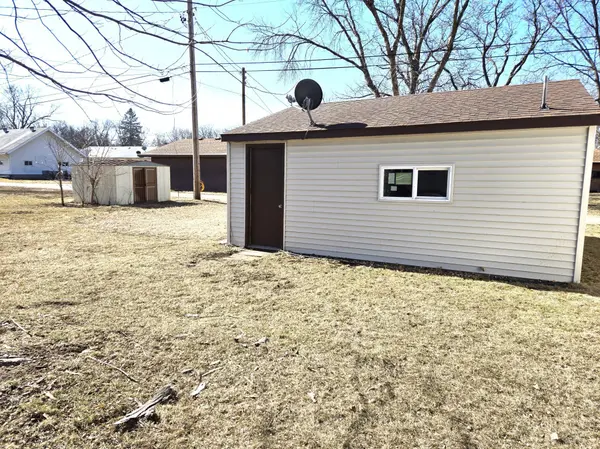 120 S Elm ST, Belle Plaine, MN 56011