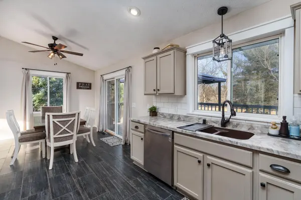 2033 Deblene LN, Eau Claire, WI 54703