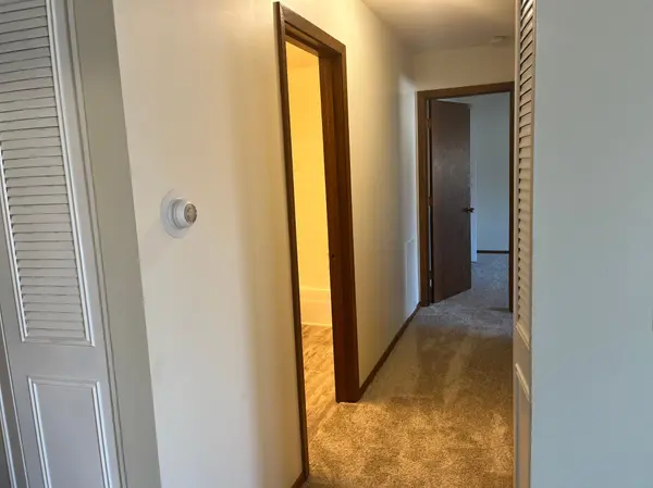 3155 Old Highway 8 #203, Roseville, MN 55418