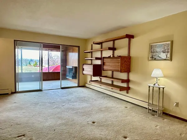 3076 Lexington AVE N #B2, Roseville, MN 55113