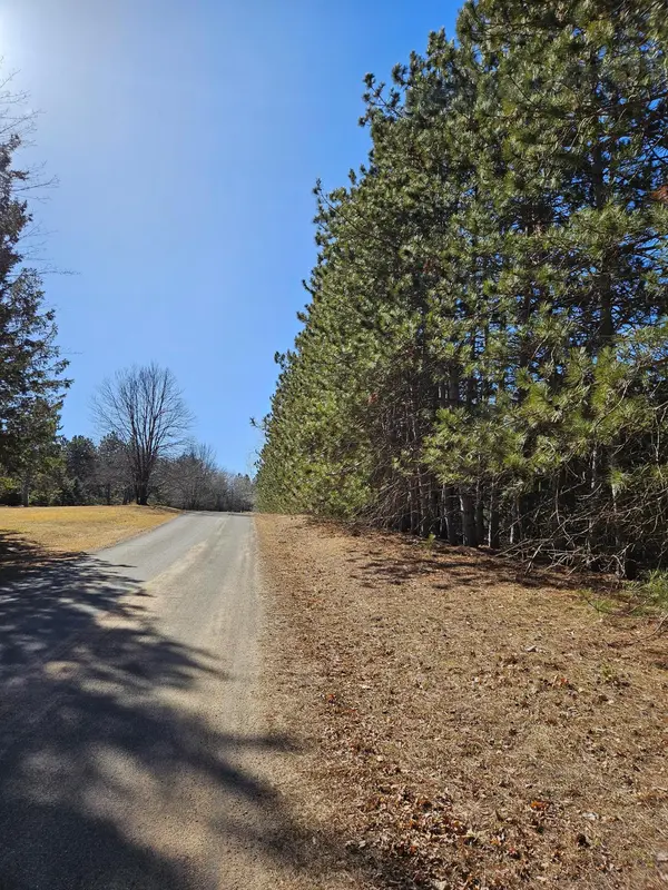 915 Scott DR, Bashaw Twp, WI 54801