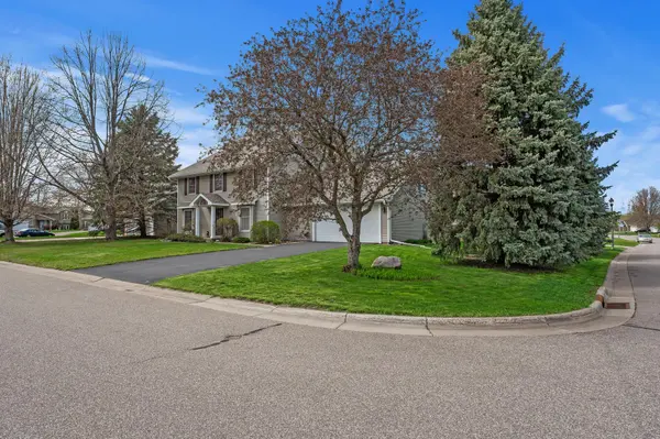 5498 Golfview PL N, Oakdale, MN 55128
