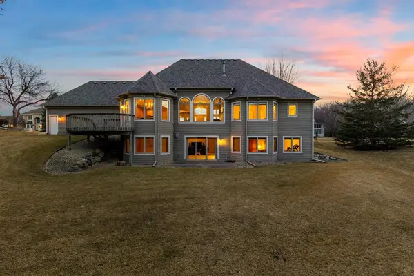 6961 Howard LN, Eden Prairie, MN 55346