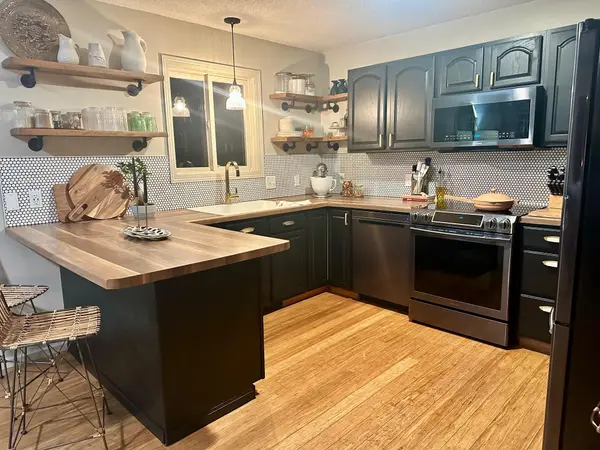 744 Lenmark LN, Badger, MN 56714